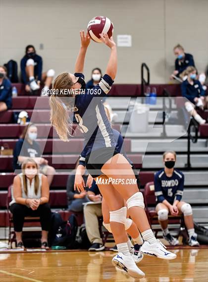 Thumbnail 3 in Hondo vs Devine (JV) photogallery.