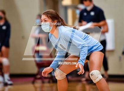 Thumbnail 3 in Hondo vs Devine (JV) photogallery.