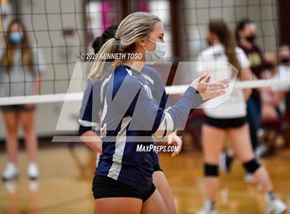 Thumbnail 2 in Hondo vs Devine (JV) photogallery.
