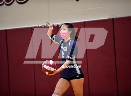 Thumbnail 1 in Hondo vs Devine (JV) photogallery.