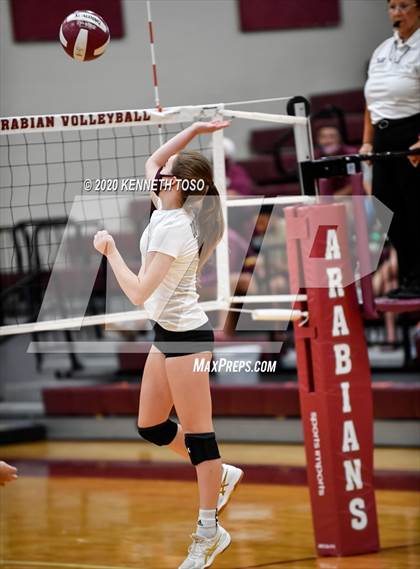 Thumbnail 1 in Hondo vs Devine (JV) photogallery.
