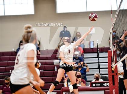Thumbnail 3 in Hondo vs Devine (JV) photogallery.