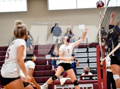 Thumbnail 1 in Hondo vs Devine (JV) photogallery.