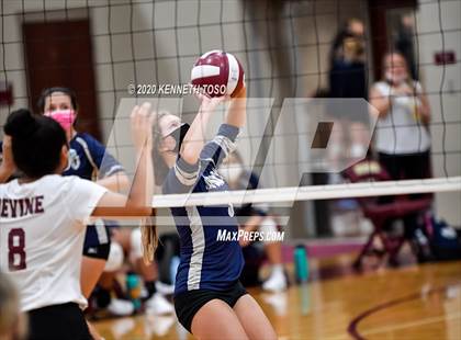 Thumbnail 2 in Hondo vs Devine (JV) photogallery.