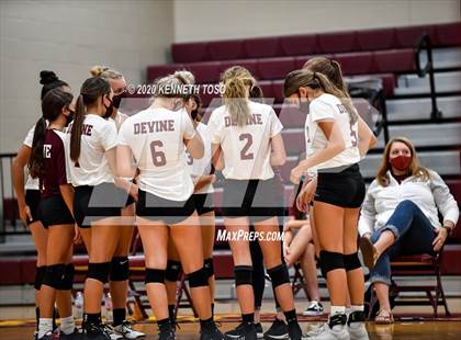 Thumbnail 3 in Hondo vs Devine (JV) photogallery.