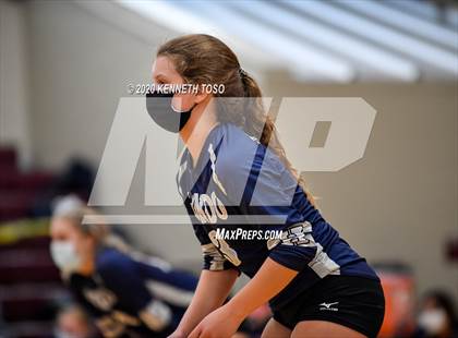 Thumbnail 3 in Hondo vs Devine (JV) photogallery.