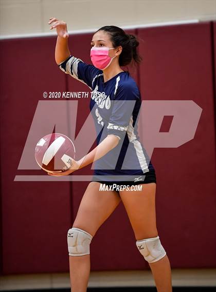 Thumbnail 2 in Hondo vs Devine (JV) photogallery.