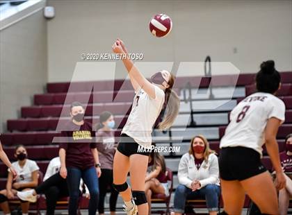 Thumbnail 2 in Hondo vs Devine (JV) photogallery.