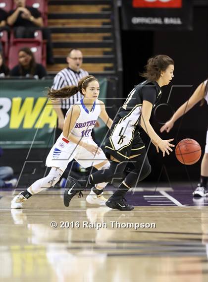 Thumbnail 3 in Rio Linda vs. Christian Brothers (CIF SJS D3 Final) photogallery.