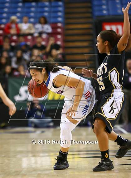 Thumbnail 3 in Rio Linda vs. Christian Brothers (CIF SJS D3 Final) photogallery.