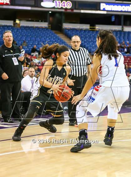 Thumbnail 2 in Rio Linda vs. Christian Brothers (CIF SJS D3 Final) photogallery.