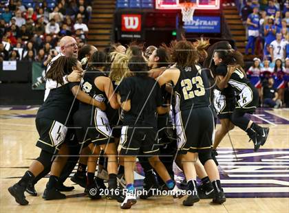 Thumbnail 3 in Rio Linda vs. Christian Brothers (CIF SJS D3 Final) photogallery.