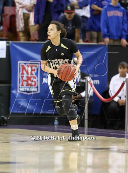 Thumbnail 2 in Rio Linda vs. Christian Brothers (CIF SJS D3 Final) photogallery.