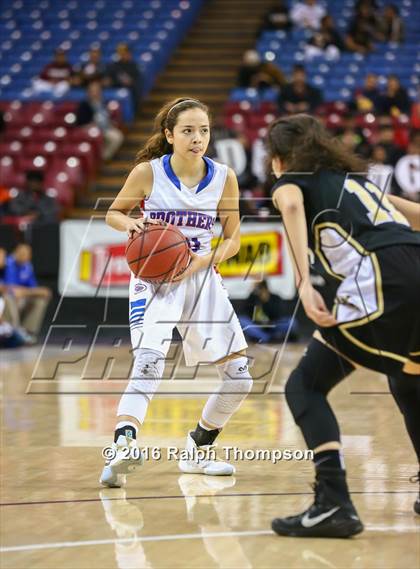 Thumbnail 2 in Rio Linda vs. Christian Brothers (CIF SJS D3 Final) photogallery.