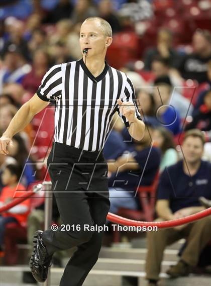 Thumbnail 3 in Rio Linda vs. Christian Brothers (CIF SJS D3 Final) photogallery.
