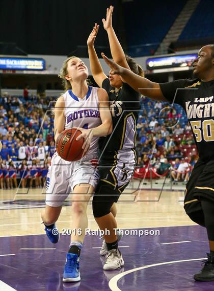 Thumbnail 1 in Rio Linda vs. Christian Brothers (CIF SJS D3 Final) photogallery.