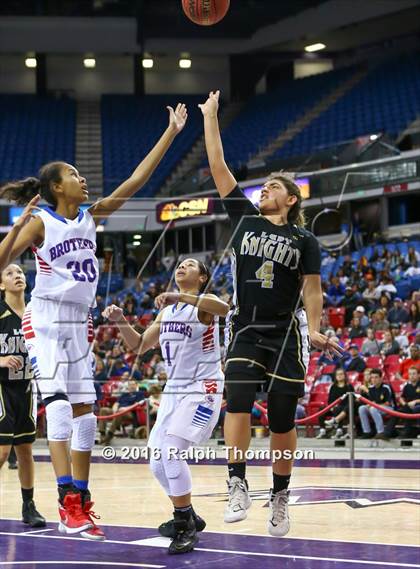 Thumbnail 2 in Rio Linda vs. Christian Brothers (CIF SJS D3 Final) photogallery.