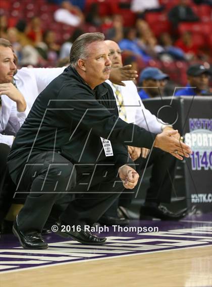 Thumbnail 3 in Rio Linda vs. Christian Brothers (CIF SJS D3 Final) photogallery.