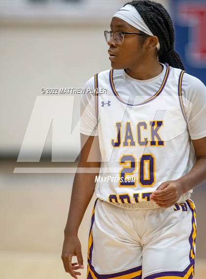 Thumbnail 3 in Corinth Holders vs Jack Britt (Cumberland County Holiday Classic) photogallery.