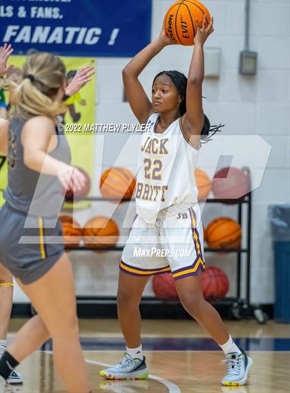 Thumbnail 2 in Corinth Holders vs Jack Britt (Cumberland County Holiday Classic) photogallery.