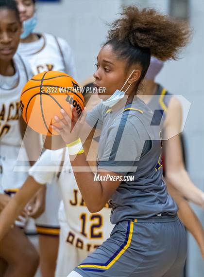 Thumbnail 3 in Corinth Holders vs Jack Britt (Cumberland County Holiday Classic) photogallery.