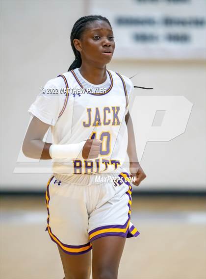 Thumbnail 1 in Corinth Holders vs Jack Britt (Cumberland County Holiday Classic) photogallery.