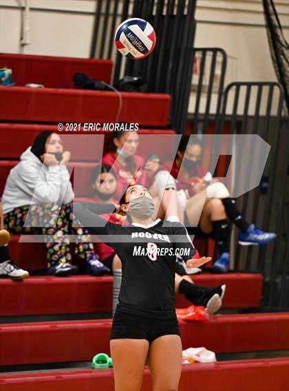 Thumbnail 3 in Hoover vs Holtville (Monte Vista Invitational) photogallery.