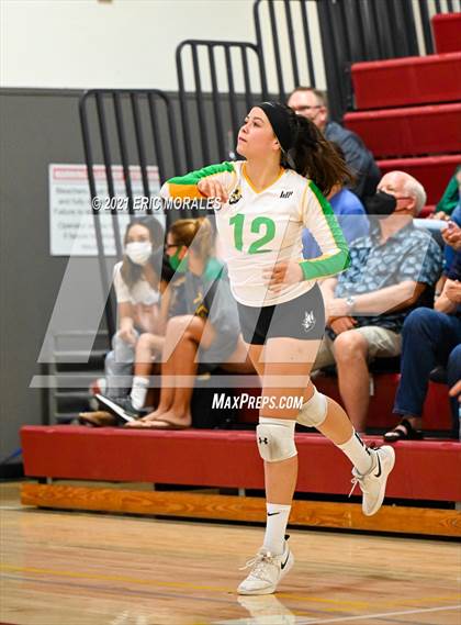 Thumbnail 2 in Hoover vs Holtville (Monte Vista Invitational) photogallery.