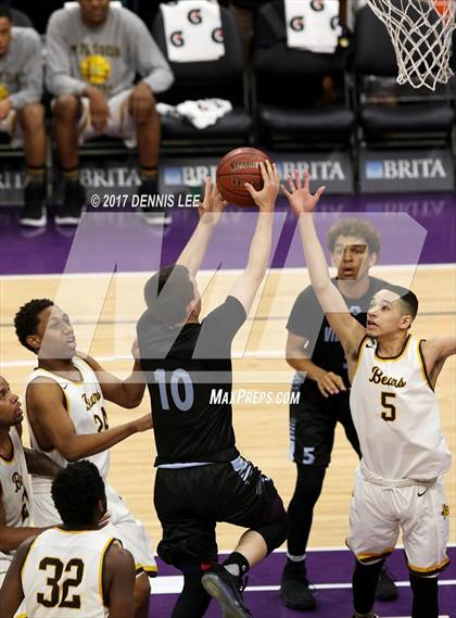 Thumbnail 2 in Villa Park @ Mission (CIF State Division 3 Final) photogallery.