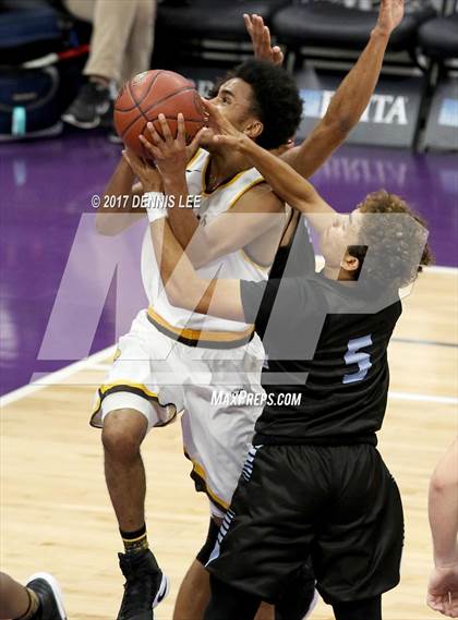 Thumbnail 1 in Villa Park @ Mission (CIF State Division 3 Final) photogallery.