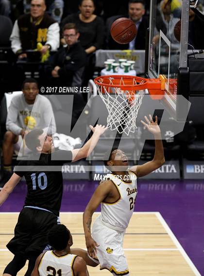 Thumbnail 3 in Villa Park @ Mission (CIF State Division 3 Final) photogallery.