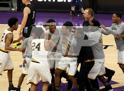 Thumbnail 3 in Villa Park @ Mission (CIF State Division 3 Final) photogallery.