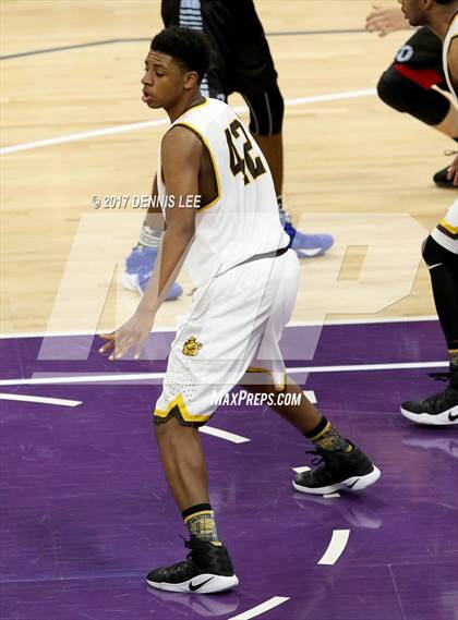 Thumbnail 2 in Villa Park @ Mission (CIF State Division 3 Final) photogallery.