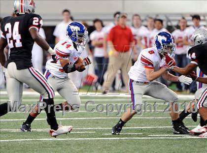 Thumbnail 3 in Grapevine vs. Marcus (Texas 5A Region 1 Bi-District Playoffs) photogallery.