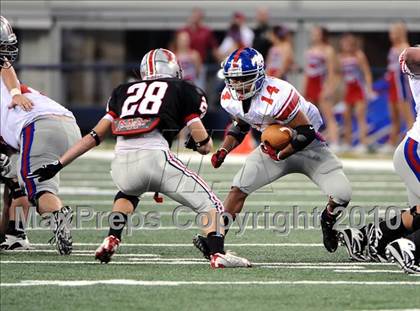 Thumbnail 2 in Grapevine vs. Marcus (Texas 5A Region 1 Bi-District Playoffs) photogallery.