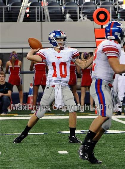 Thumbnail 3 in Grapevine vs. Marcus (Texas 5A Region 1 Bi-District Playoffs) photogallery.