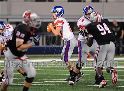 Thumbnail 3 in Grapevine vs. Marcus (Texas 5A Region 1 Bi-District Playoffs) photogallery.