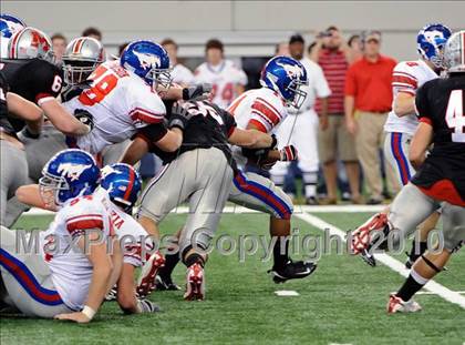 Thumbnail 2 in Grapevine vs. Marcus (Texas 5A Region 1 Bi-District Playoffs) photogallery.