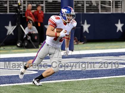 Thumbnail 2 in Grapevine vs. Marcus (Texas 5A Region 1 Bi-District Playoffs) photogallery.