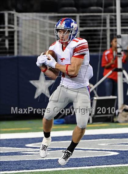 Thumbnail 2 in Grapevine vs. Marcus (Texas 5A Region 1 Bi-District Playoffs) photogallery.