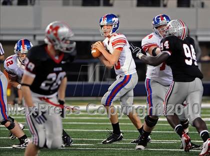 Thumbnail 2 in Grapevine vs. Marcus (Texas 5A Region 1 Bi-District Playoffs) photogallery.