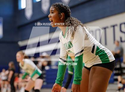 Thumbnail 2 in Tempe Prep vs. Miami photogallery.
