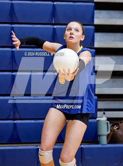 Thumbnail 3 in Tempe Prep vs. Miami photogallery.