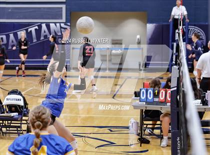 Thumbnail 3 in Tempe Prep vs. Miami photogallery.