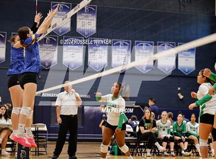 Thumbnail 2 in Tempe Prep vs. Miami photogallery.