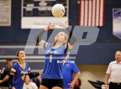 Thumbnail 1 in Tempe Prep vs. Miami photogallery.