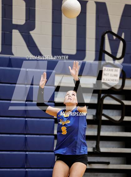 Thumbnail 1 in Tempe Prep vs. Miami photogallery.