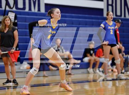 Thumbnail 2 in Tempe Prep vs. Miami photogallery.