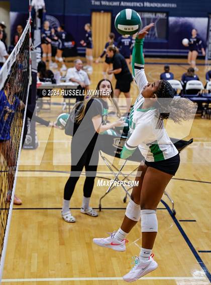 Thumbnail 3 in Tempe Prep vs. Miami photogallery.