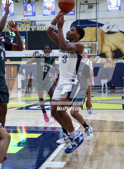 Thumbnail 3 in Heritage vs. Walnut Grove (UIL 5A D1 Area) photogallery.